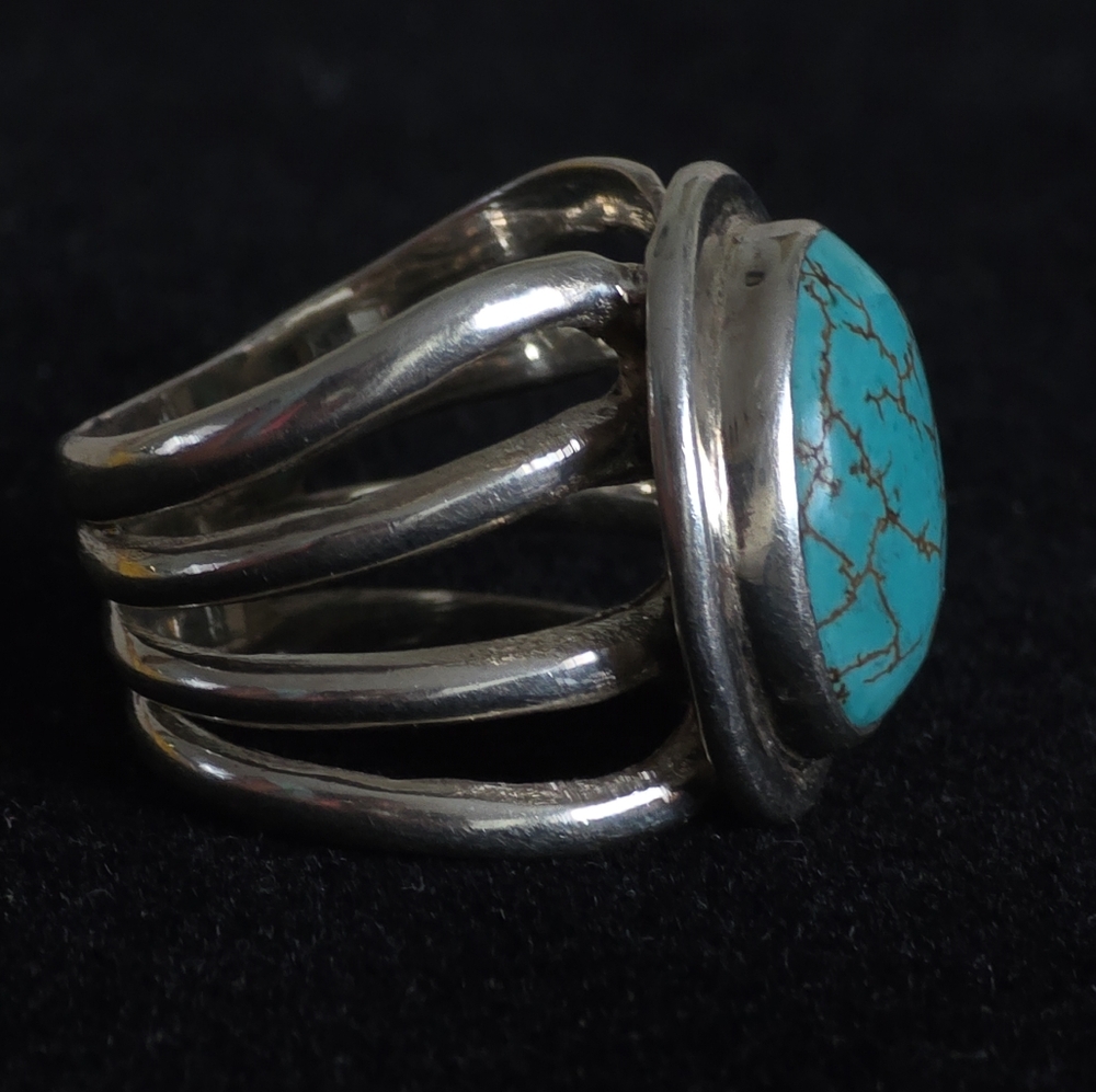 Vintage Turquoise and Graduated Sponge Coral 925 Beaded Necklace & Ring - Picture 9 of 15